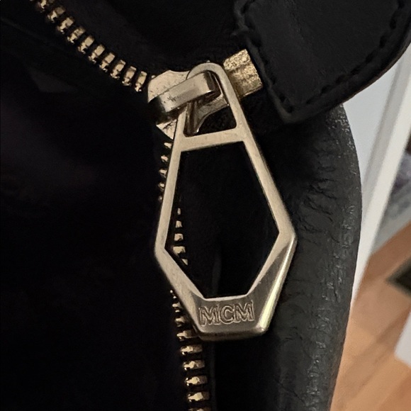 MCM Black Embossed Pebbled Leather Large Convertible Tote Bag 🖤🖤🖤 - Picture 14 of 15